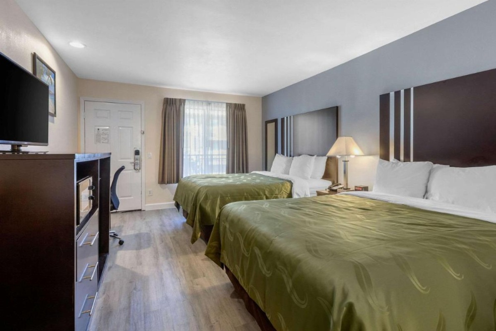 Room image 3