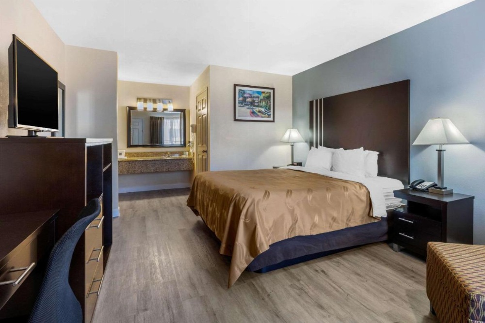 Standard Room, 1 King Bed, Non Smoking