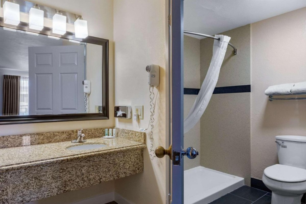 Room image 5
