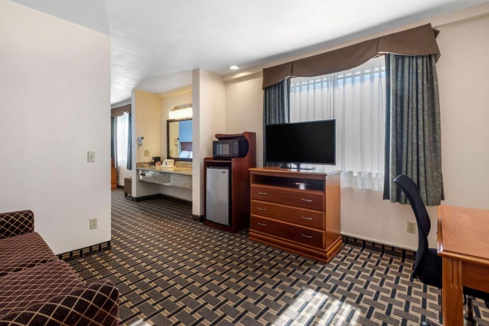 Room image 3