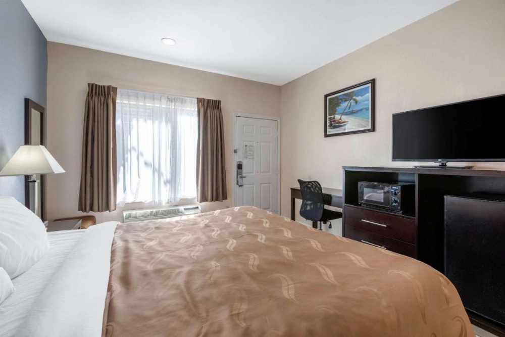 Room image 4