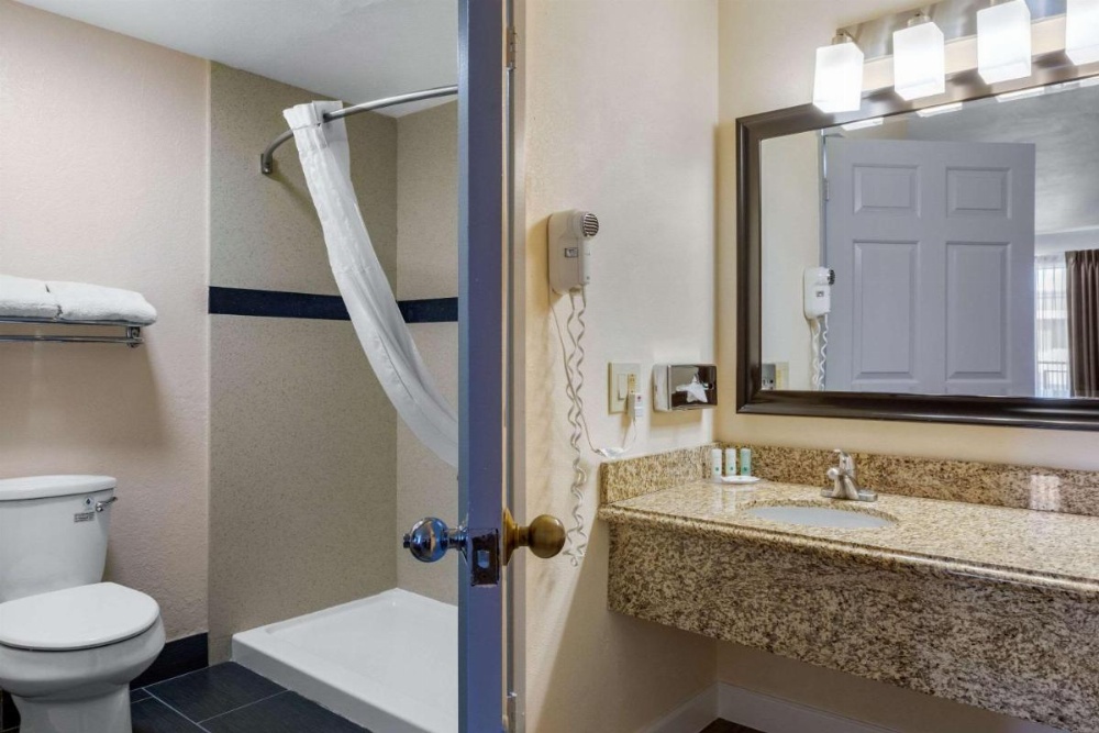 Room image 5